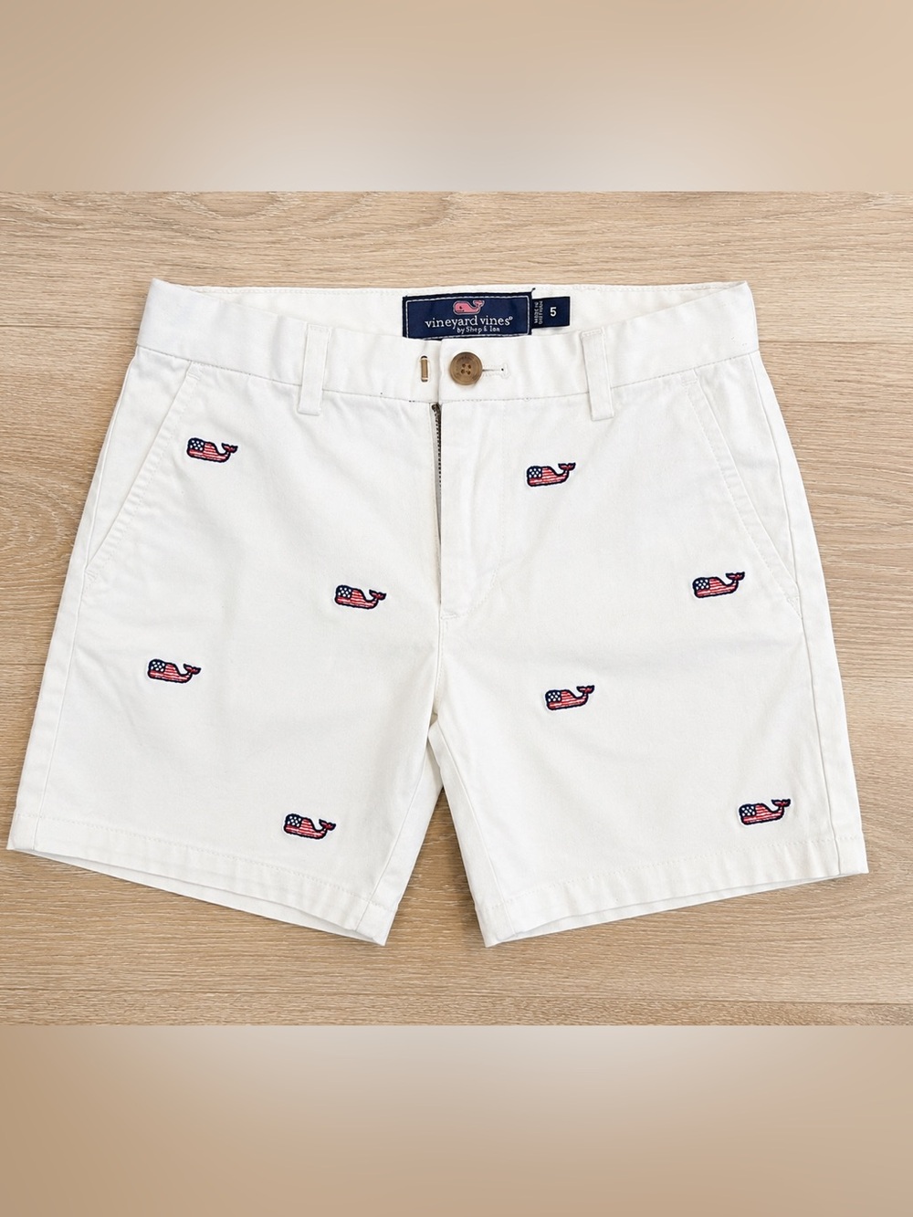 🇺🇸 Vineyard Vines | White Flag Whale Embroidered Chino Shorts - Boys size 5